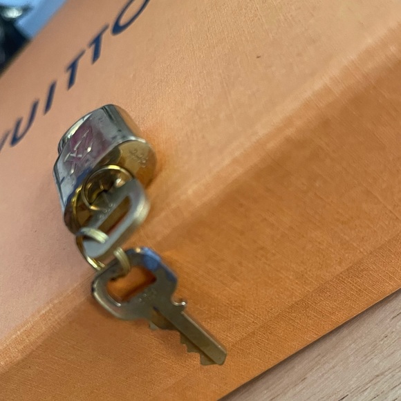 LV lock & key - Picture 4 of 4